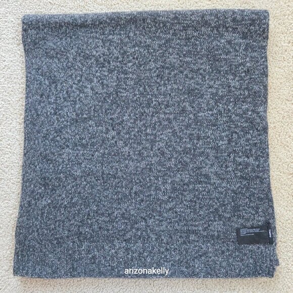 NWOT Theory Oversized Scarf in Cashmere Grey - Picture 11 of 16